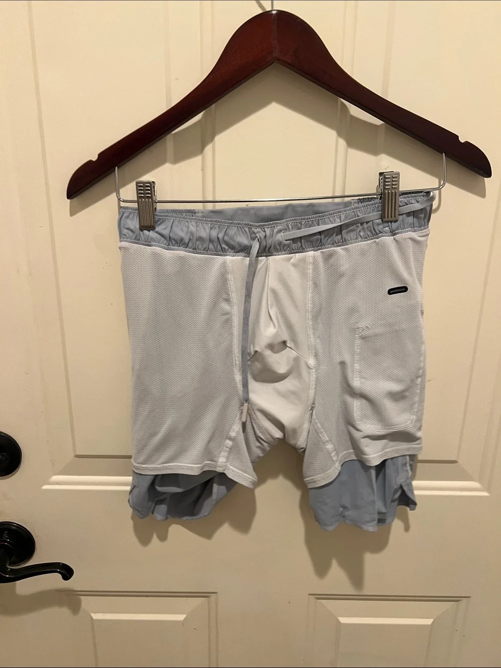 Lululemon men’s small light blue 6” inseam